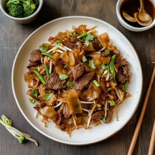 Flat Rice Noodles with Beef